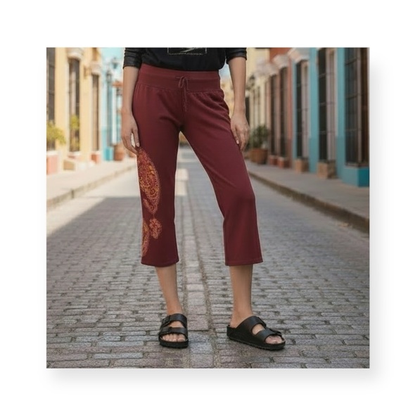 Y2K: new Lucky Brand 𖥚 Embroidered Floral Mandala Crop Sweatpants 𖥚 Wine 𖥚 XS 𖥚 - Picture 14 of 16